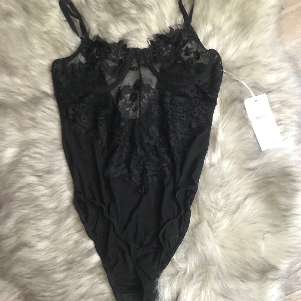 Amber lace bodysuit 💕 Fashion Nova ✨